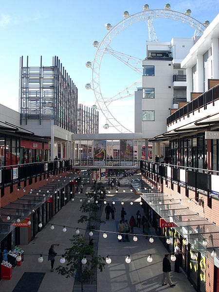 Harbour Town Shopping Centre goes butt litter free with No BuTTs Eco-Pole Ashtrays